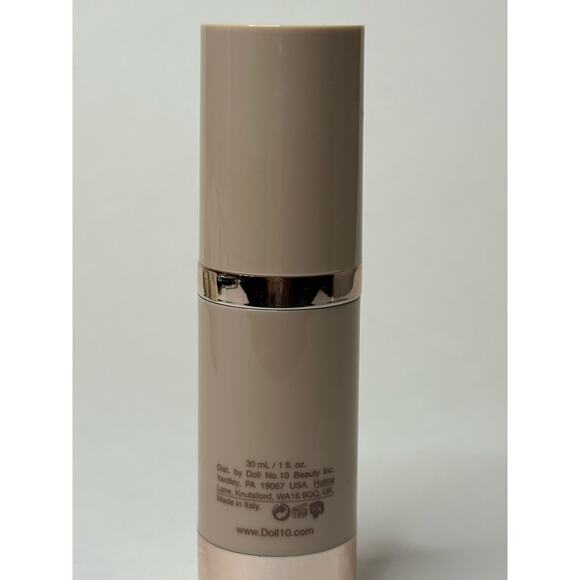 Doll 10 Hydralux Smoothing Foundation New Color Tan - Picture 2 of 5